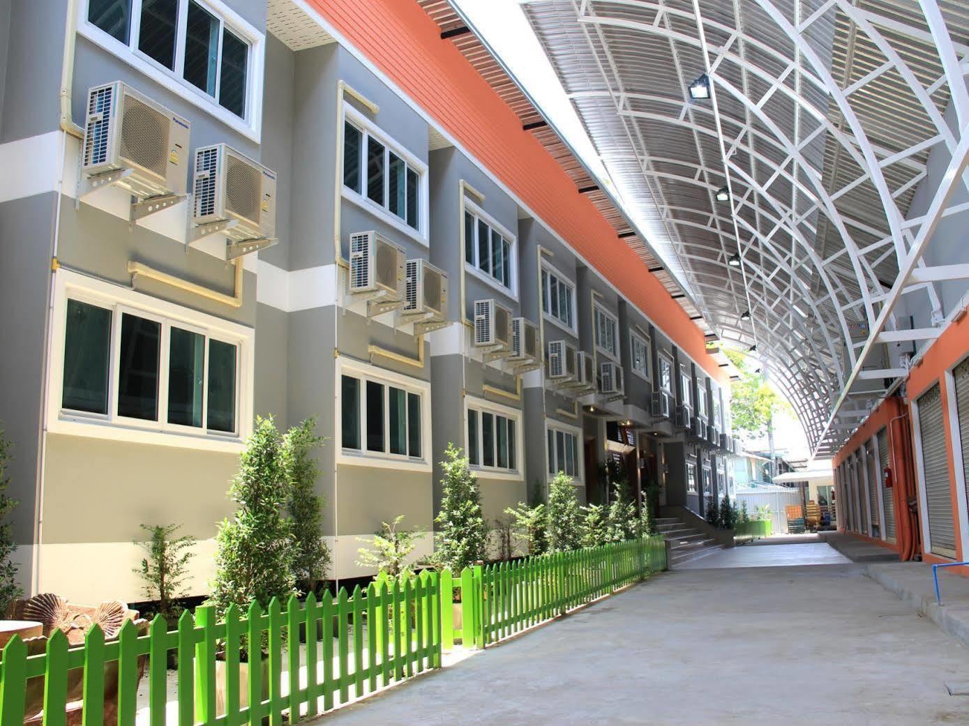 Panmanee Hotel Phi Phi Don Exterior photo